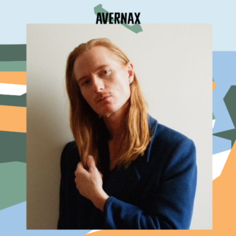 Toby Ernest spiller på AvernaX 2023